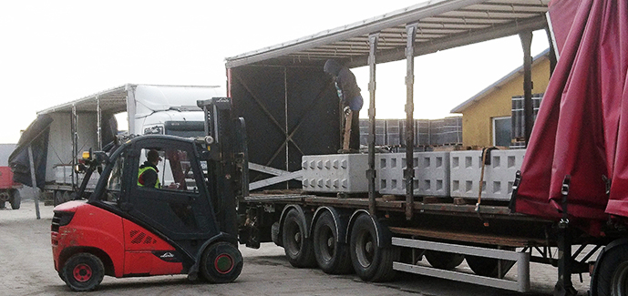 Bloki betonowe załadunek